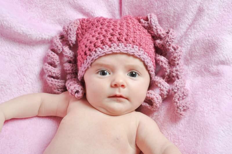 Comment réaliser le plus beau bonnet tricoté pour bébé ?