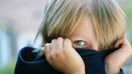 La timidité affecte l'avenir des enfants
