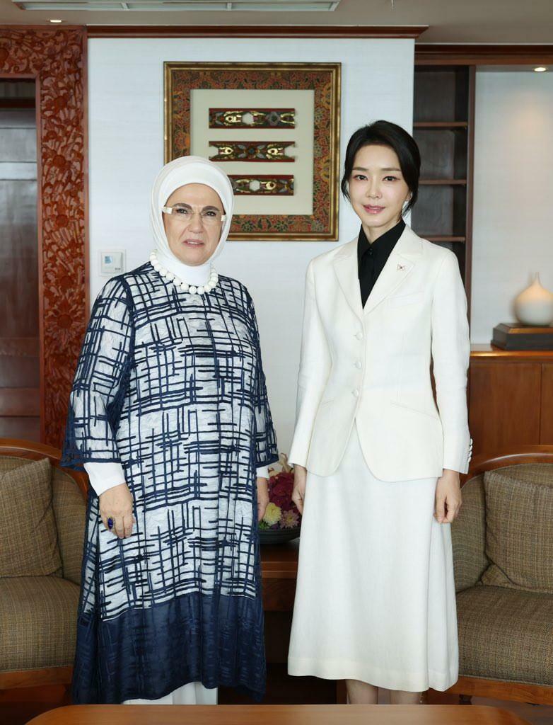 Emine Erdogan et Keon Hee Kim