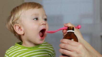 Est-il acceptable de donner des médicaments aux enfants avec des cuillères à soupe? Avertissement vital des experts