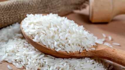 Le riz doit-il être conservé dans l'eau? Le riz est-il cuit sans garder le riz dans l'eau?