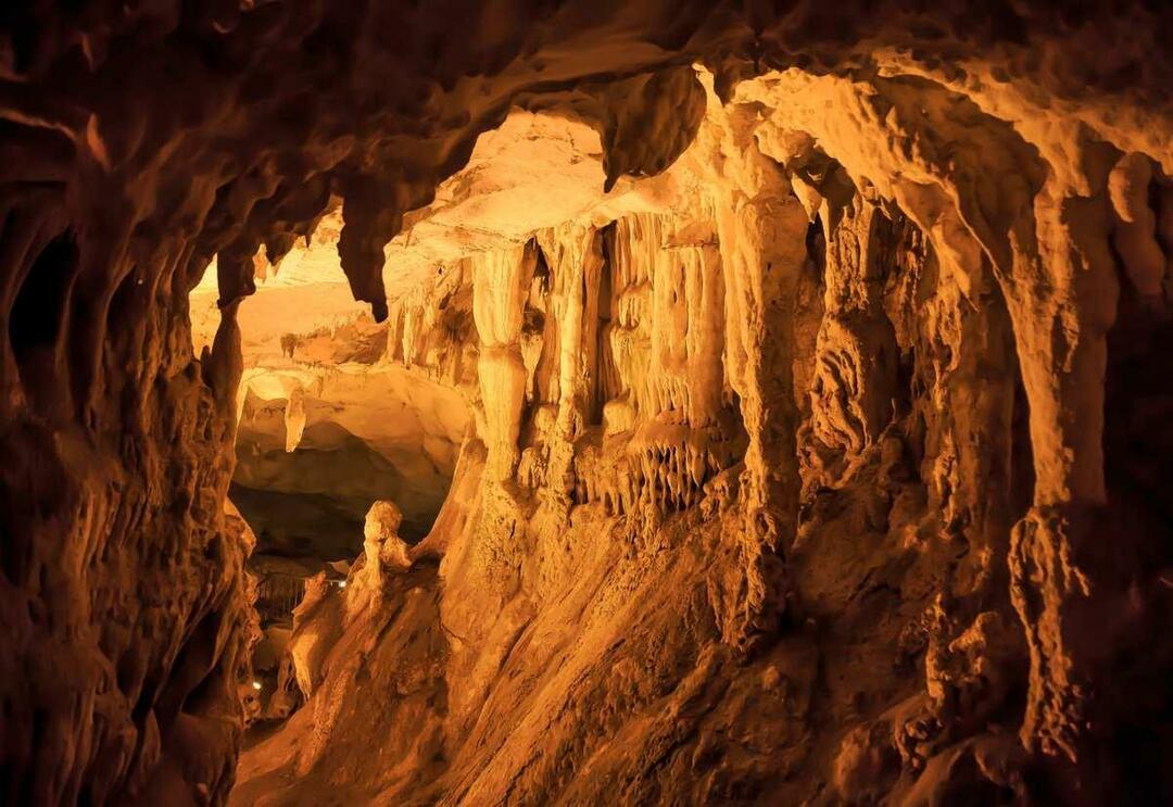 Grotte de Doupnisa