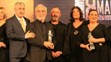 Şener Şen a reçu le «Prix d'honneur» de la main de Cem Yılmaz