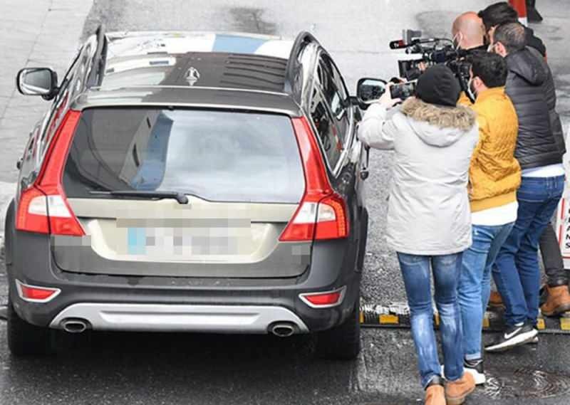 Kenan imirzalıoğlu, qui est monté dans sa voiture, est parti de là.