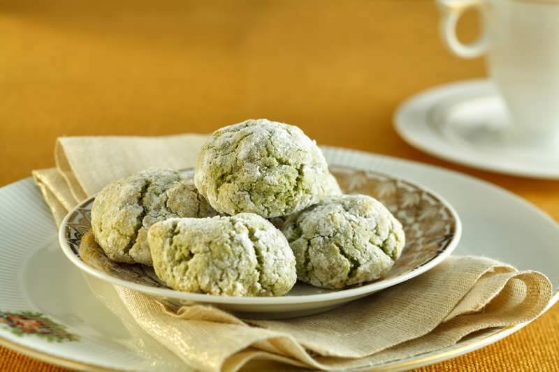 Comment faire des biscuits à la viande hachée et à la pistache avec moins d'ingrédients et de la pistache en poudre?