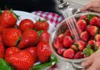 Comment laver les fraises? Manger des fraises de cette façon provoque une inflammation! Méthodes de nettoyage à la fraise