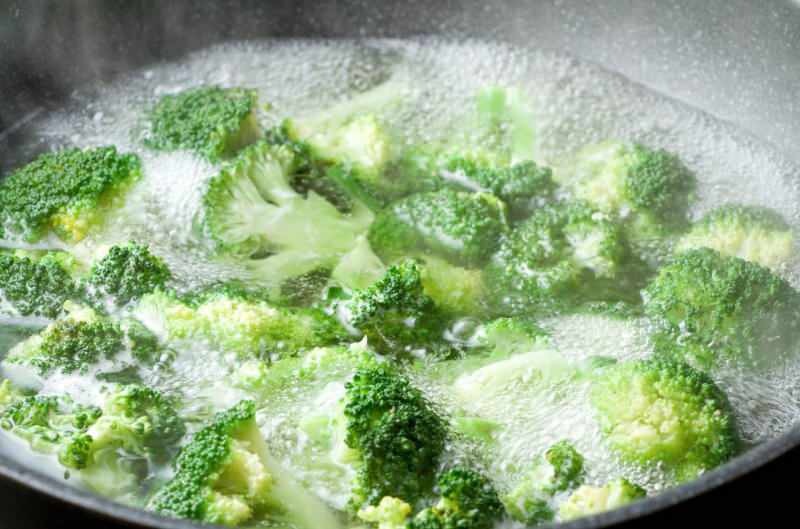 Comment guérir le jus de brocoli bouilli? Cure de brocoli
