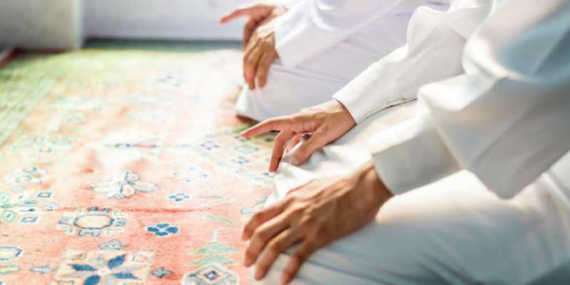 Lecture et vertu de la prière ettahiyyatü! Comment lire Ettehiyyatü? Où la prière du tahiyyat est-elle lue?