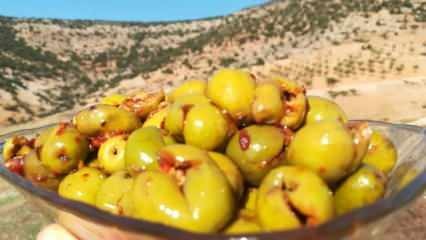 Comment faire des olives vertes à la maison? Recette de réglage vert écrasant en pot