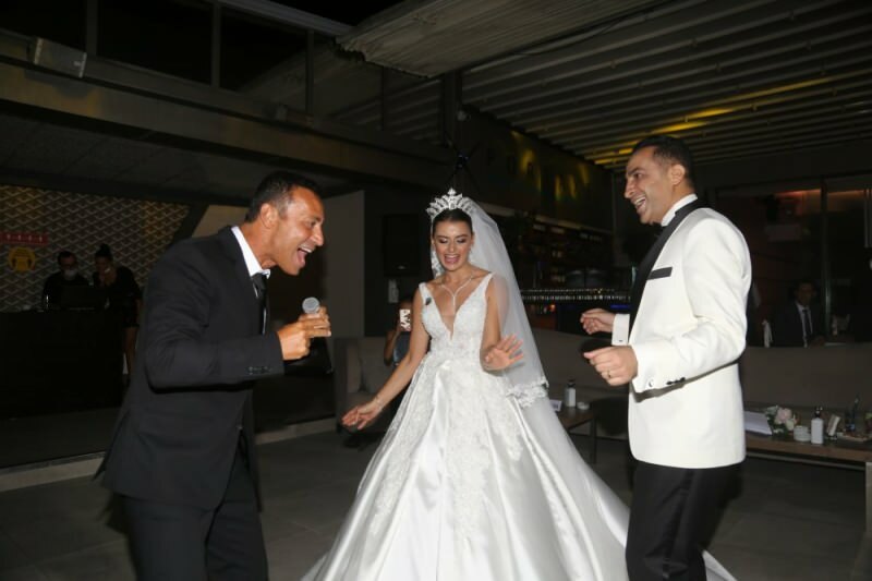 Le mariage qui réunit des noms célèbres! Sinan Güzel et Seval Duğan se sont mariés