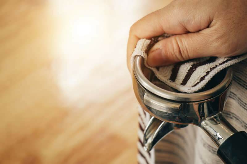 Les moyens les plus simples pour nettoyer la machine à café! La chaux sort-elle de la machine à café?