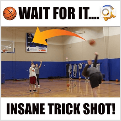 Une image miniature d'une publication vidéo Instagram comporte des barres blanches et du texte noir au-dessus et en dessous d'une image d'un homme blanc faisant une photo avec un ballon de basket dans une salle de sport. Le texte du haut a un emoji de basket-ball et le texte Attendez-le. Le texte du bas indique Insane Trick Shot!