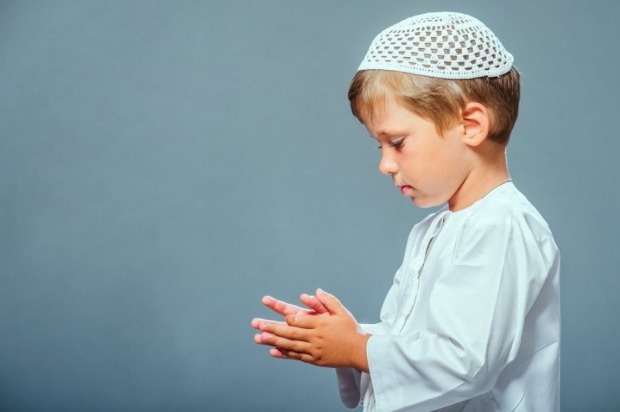 Apprendre aux enfants à prier