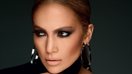 Photo de Jennifer Lopez prise à dos de chameau!
