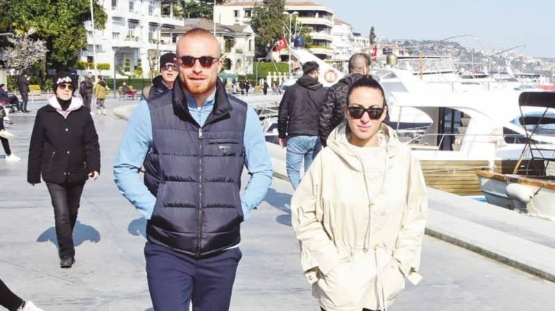 Gokhan Tore et bouquet Büyükdere