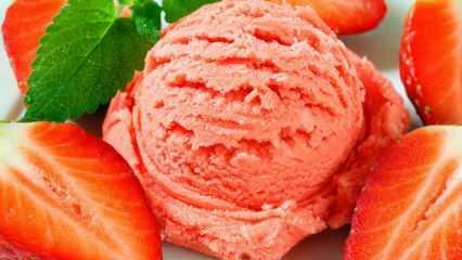 Comment réaliser la glace à la fraise la plus simple? Conseils pour la recette de glace à la fraise