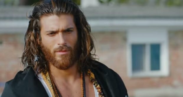 Le message de Can Yaman aux fans espagnols, qui ont appris l'espagnol en quarantaine, a attiré l'attention!