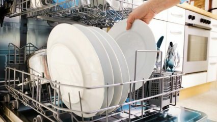 Comment le lave-vaisselle se lave-t-il mieux? 