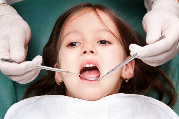 Qu'est-ce qui est bon pour les caries dentaires? Recette de dentifrice en coquille d'oeuf