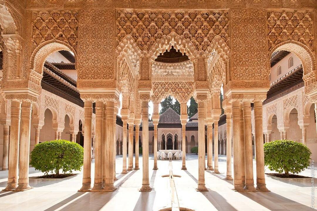 Cour du palais de l'Alhambra