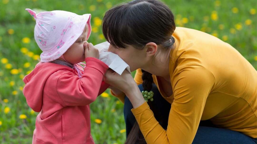 Quelle est la différence entre les allergies saisonnières et le rhume chez les enfants ?