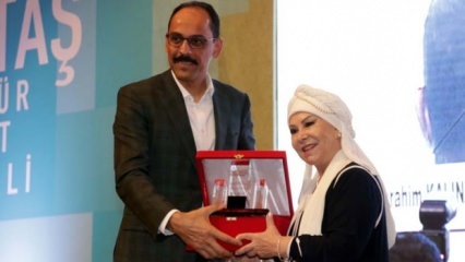 La légende de la musique folklorique turque a reçu le prix Bedia Akartürk