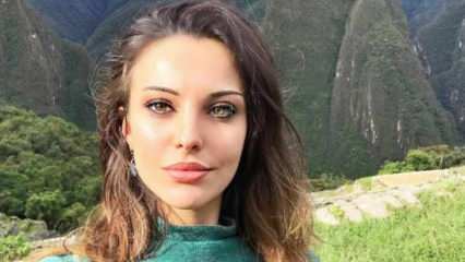 Célèbre actrice Tuvana Türkay, Azra de Paper House: Mon cœur bat la spiritualité