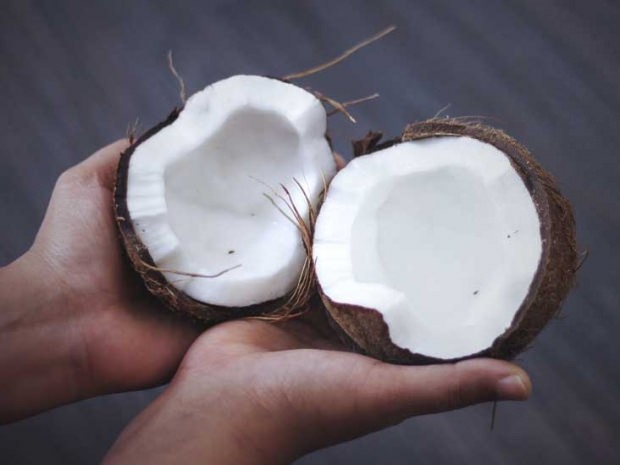 Quels sont les bienfaits de l'huile de coco pour la peau et le visage? Comment l'utiliser