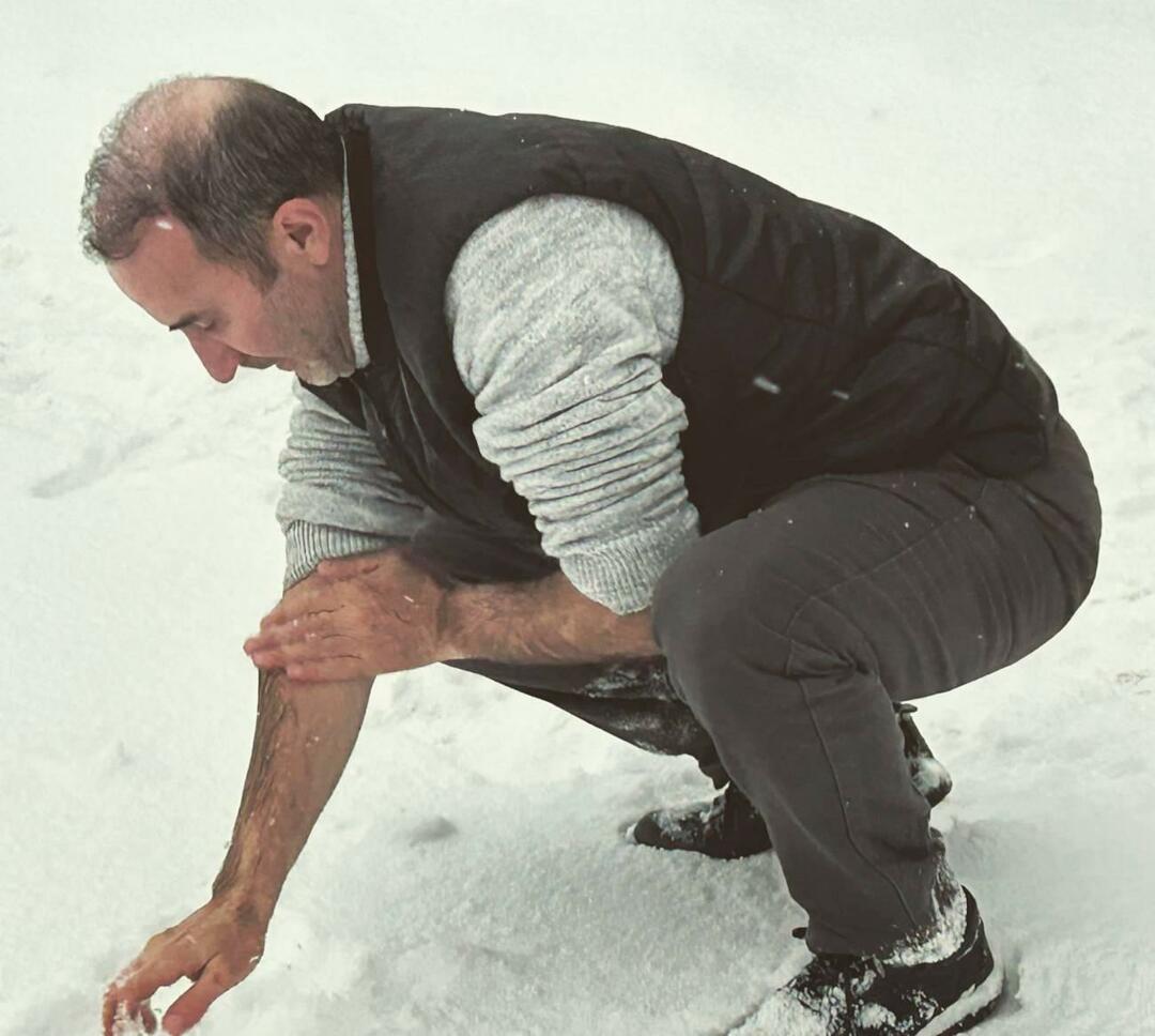 Ömer Karaoğlu a fait ses ablutions avec de la neige
