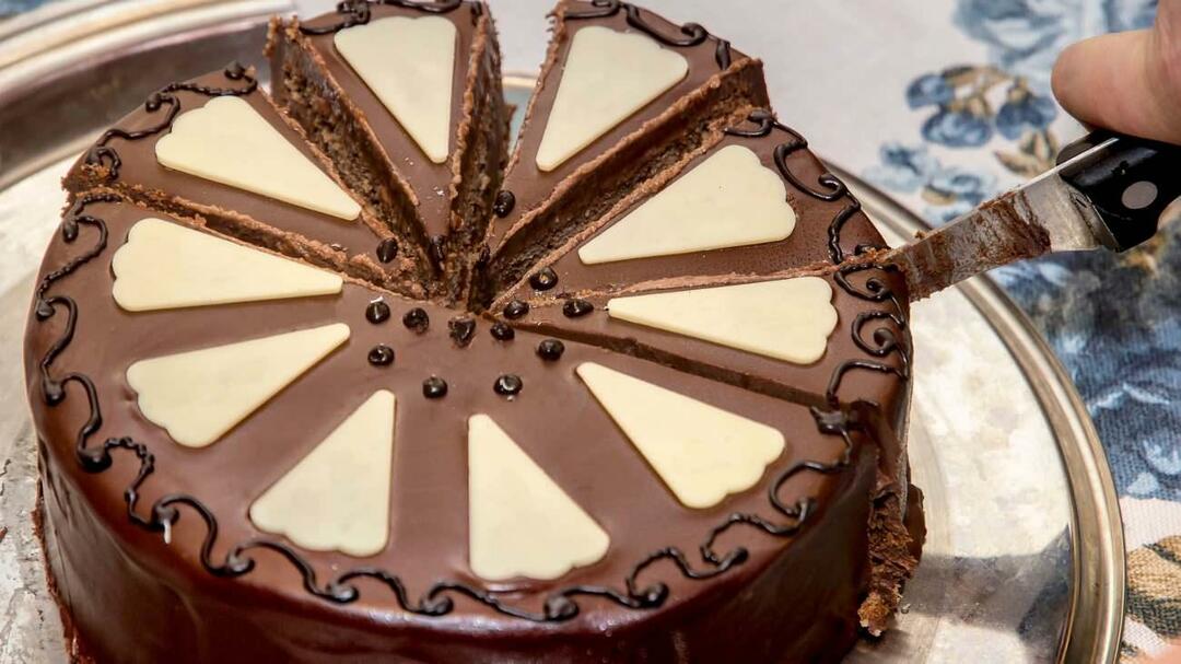 Comment couper un gâteau d'anniversaire