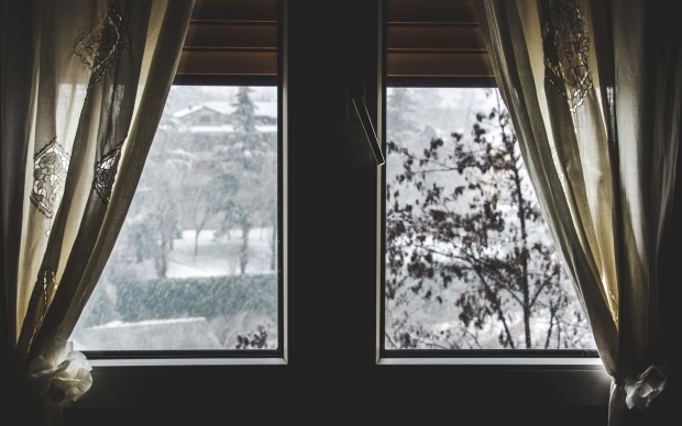 Quelles sont les façons de garder la maison au chaud en hiver? Comment l'intérieur de la maison est-il maintenu au chaud?