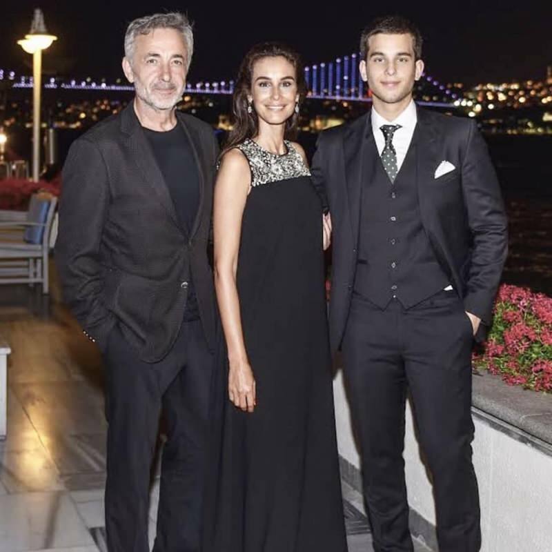Arzum Onan a partagé sa photo avec son fils Can Aslantuğ