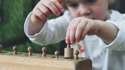 Qu'est-ce que l'éducation Montessori? 29 matériels pédagogiques qui améliorent les sens des enfants