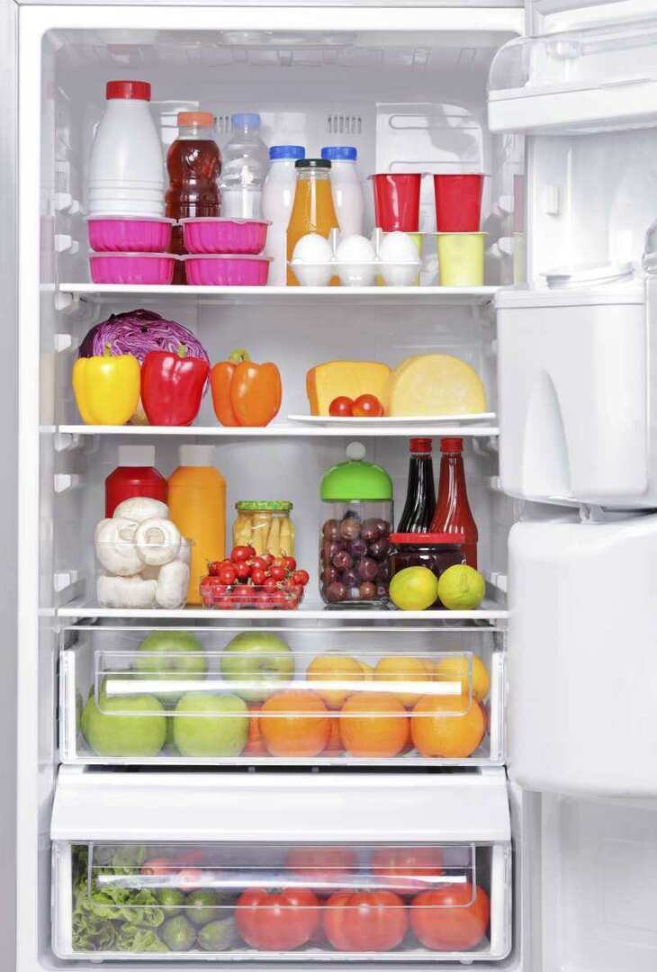 Quel aliment est placé sur quelle étagère du réfrigérateur