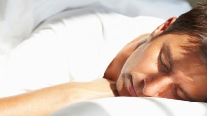 Qu'est-ce que le sommeil endormi, quand est-il temps de perdre? Avantages scientifiques du sommeil du déjeuner