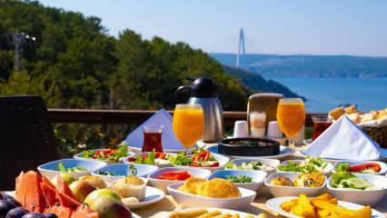 Où sont les meilleurs endroits pour prendre le petit-déjeuner à Istanbul? Suggestions de lieux de petit-déjeuner entrelacés avec la nature...