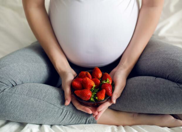 Est-ce que manger des fraises tache pendant la grossesse? Y a-t-il des dommages à la fraise?