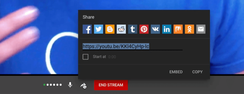 Options de diffusion en direct youtube comprenant un compteur audio, un bouton de sourdine et un lien de partage avec diverses icônes de plate-forme et un lien court partageable pour la vidéo en direct