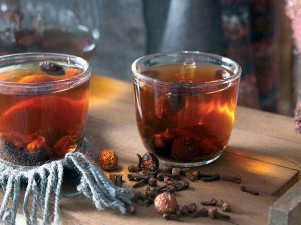 Comment préparer le thé à la rose musquée et à la cannelle?