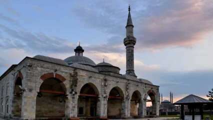 Où et comment aller à la mosquée Muradiye? Un chef-d'œuvre portant les traces de l'art de la tuile turque