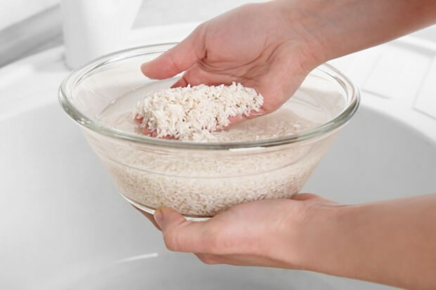 Quels sont les bienfaits de l'eau de riz? Le riz affaiblit-il l'eau?