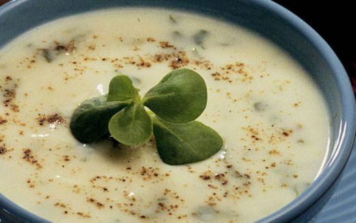 Comment faire une soupe de pourpier avec du yaourt froid?