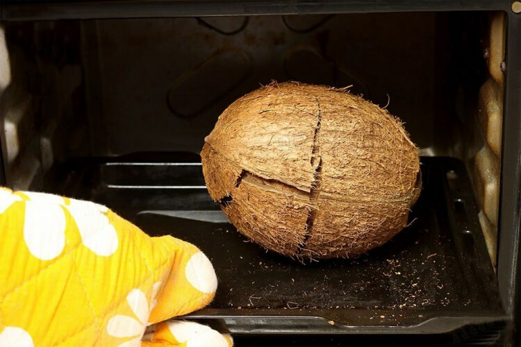 Comment couper la noix de coco?