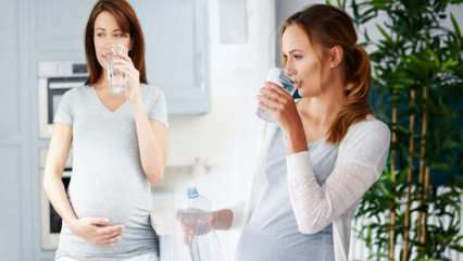 Avantages de l'eau potable pour les femmes enceintes! Combien d'eau faut-il consommer par jour pendant la grossesse? 