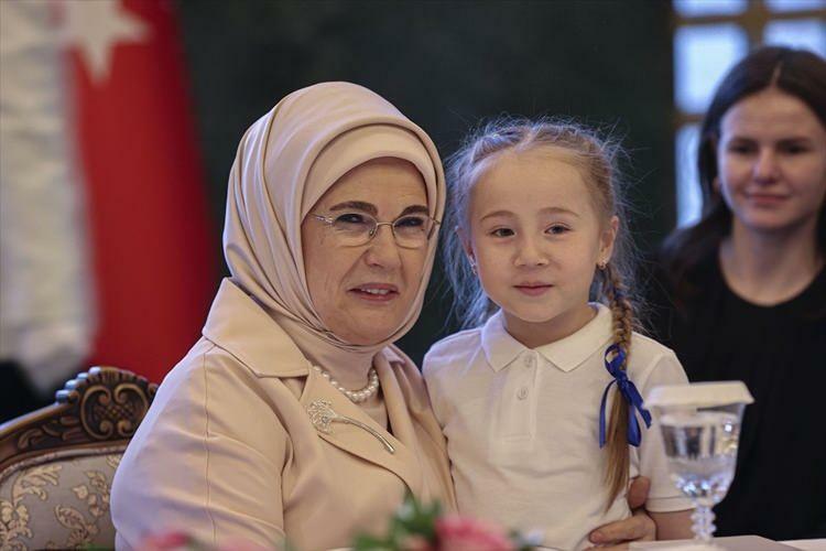 Emine Erdoğan a célébré la Journée internationale de la fille