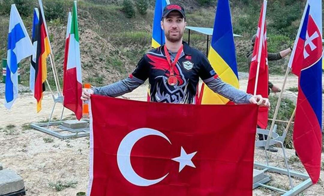 Le fils de Seda Sayan, Oğulcan Engin, agite fièrement le drapeau turc en Pologne !