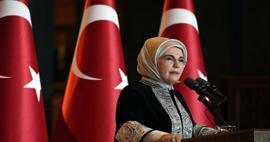 Première Dame Erdoğan au Sommet de la Journée mondiale des villes de l'ONU: Un massacre est commis sous les yeux du monde !