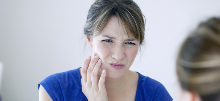 Qu'est-ce qui cause la douleur à la mâchoire? Comment est le traitement?