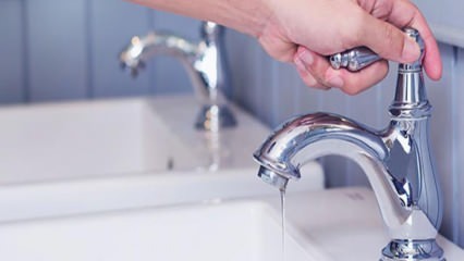 Comment remplacer le robinet de la salle de bain? Comment remplacer la batterie du robinet qui fuit?