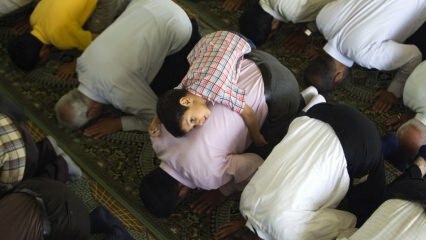 Les enfants doivent-ils être emmenés à la prière tarawih?